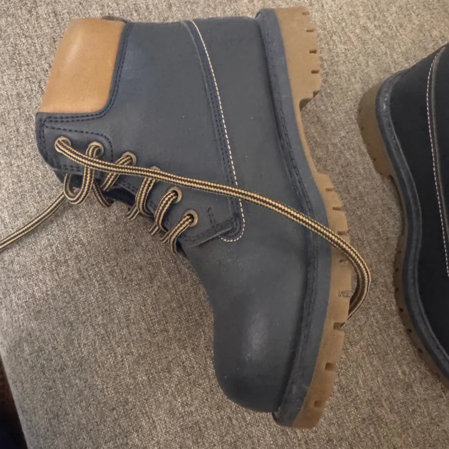 چکمه ال سی وایکیکی