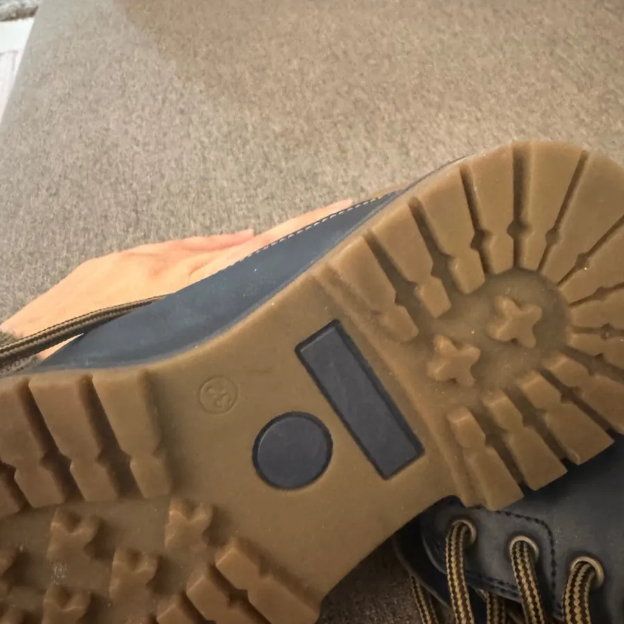 چکمه ال سی وایکیکی