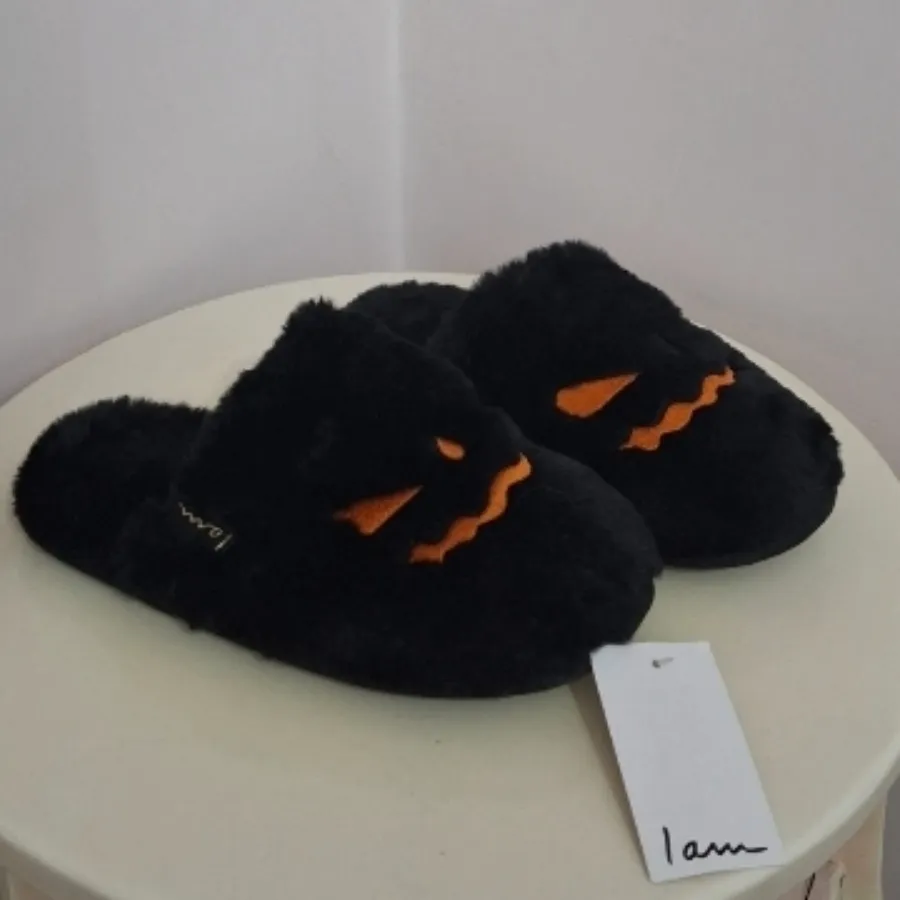 دمپایی رو فرشی