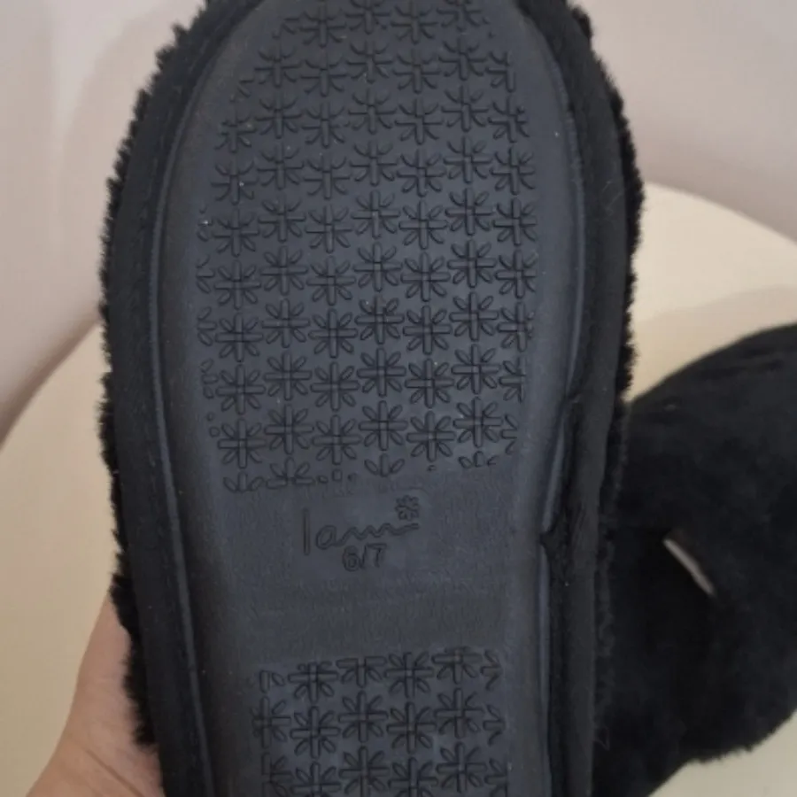 دمپایی رو فرشی