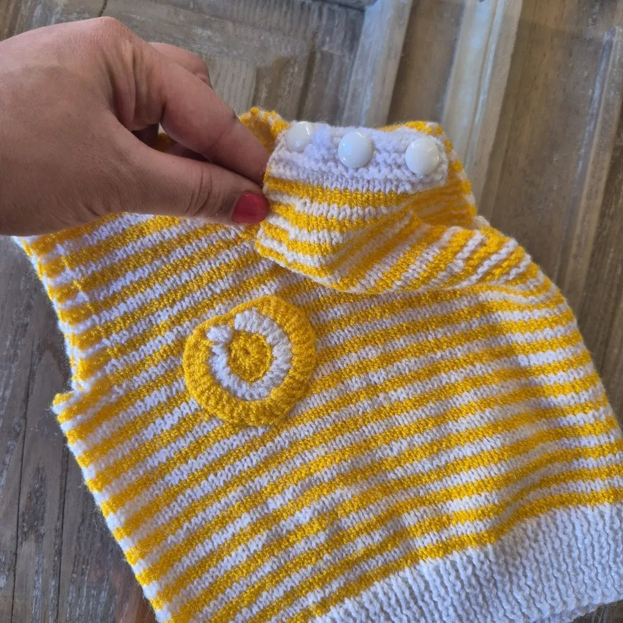 جلیقه دست بافت و پاپوش