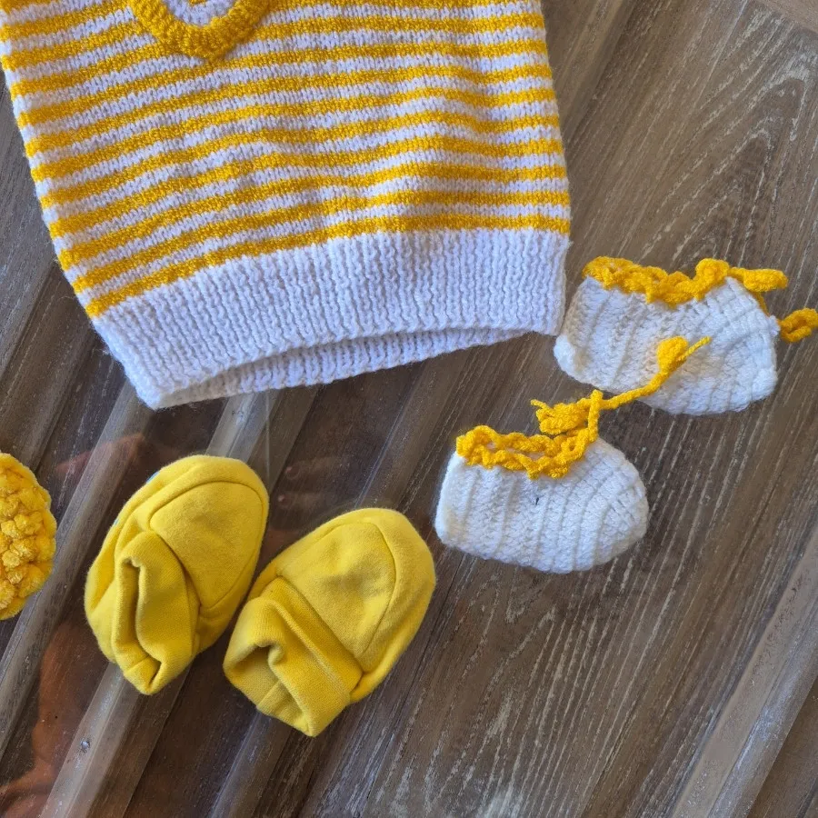 جلیقه دست بافت و پاپوش