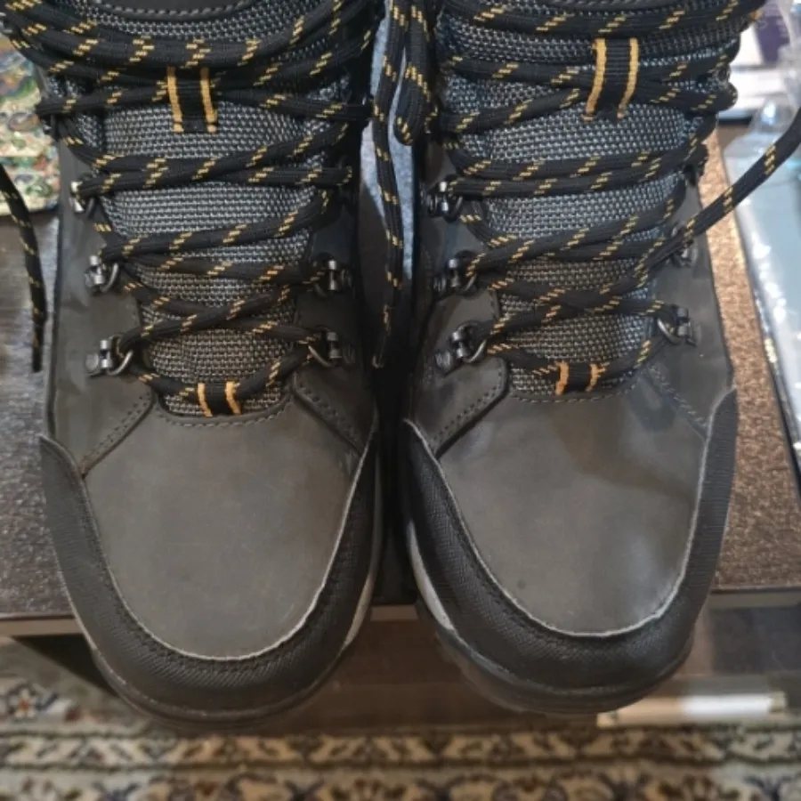 کفش اسکیچرز