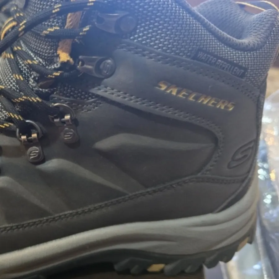 کفش اسکیچرز