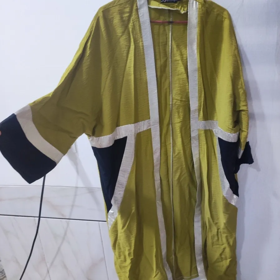 مانتو جلو باز