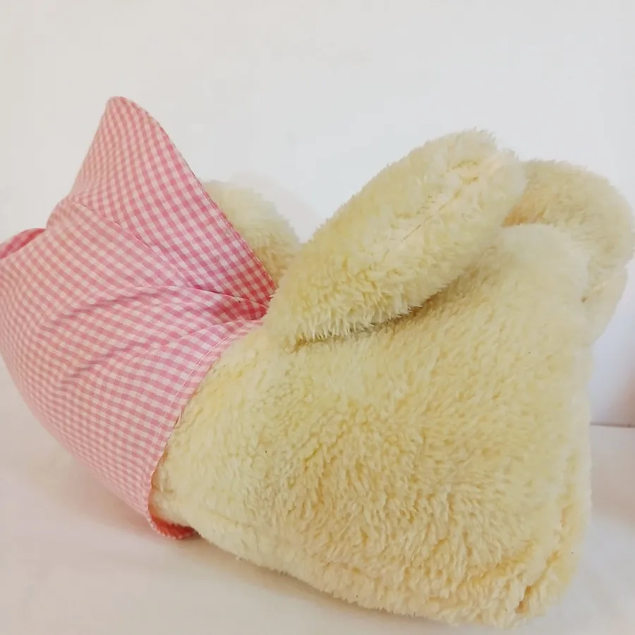 عروسک جوجه کلاه دار