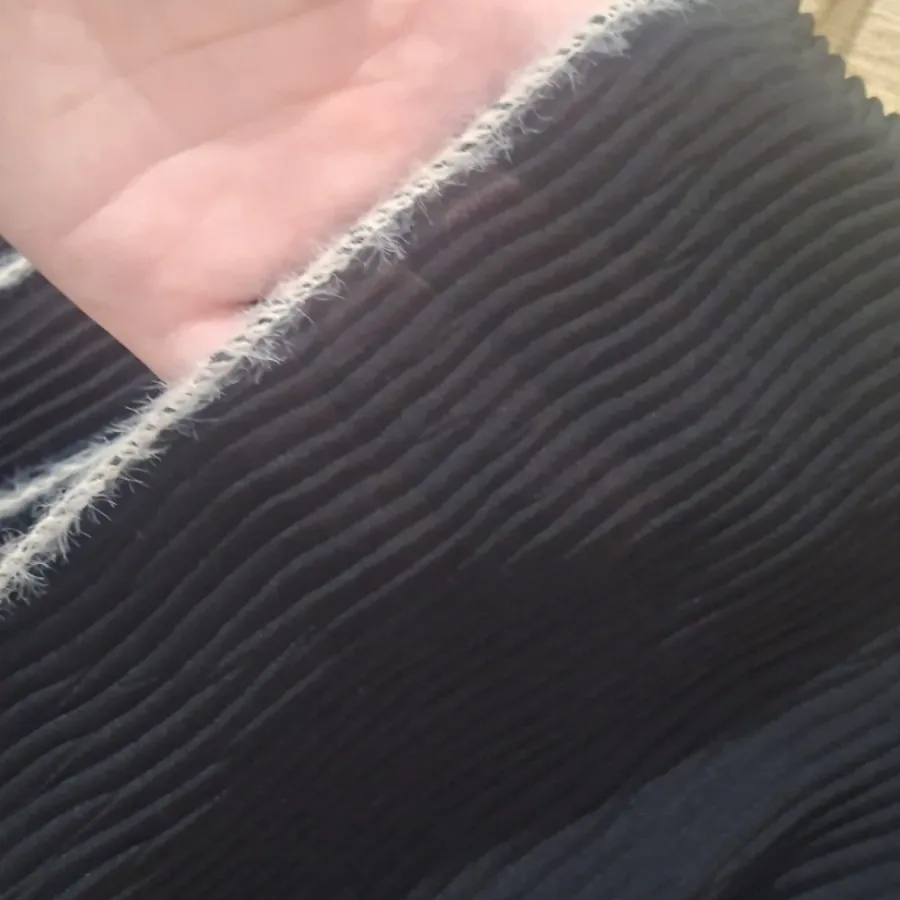 شال کاملا مشکی پلیسه ریز