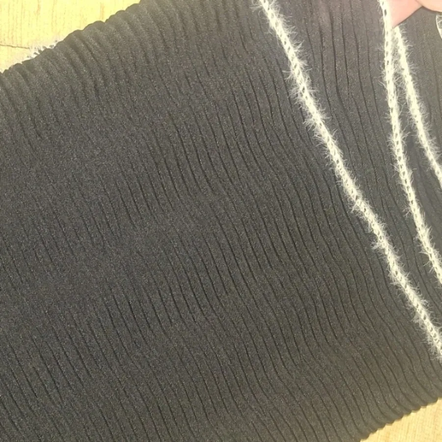 شال کاملا مشکی پلیسه ریز