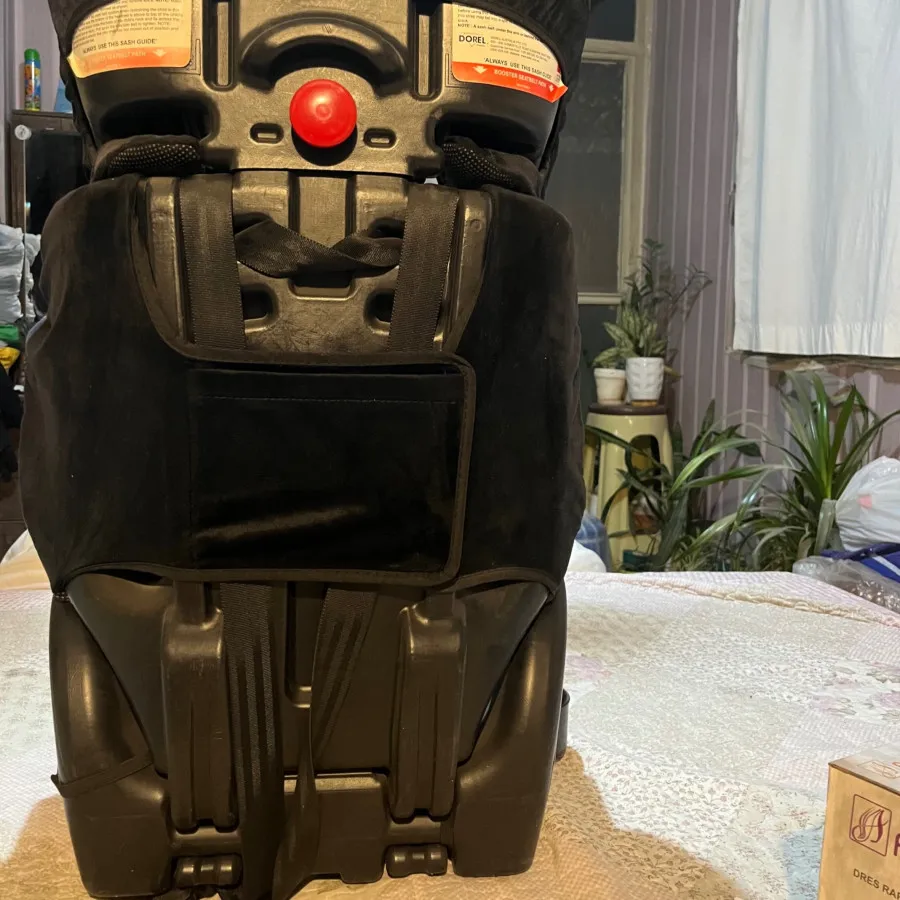 صندلی کودک ماشین