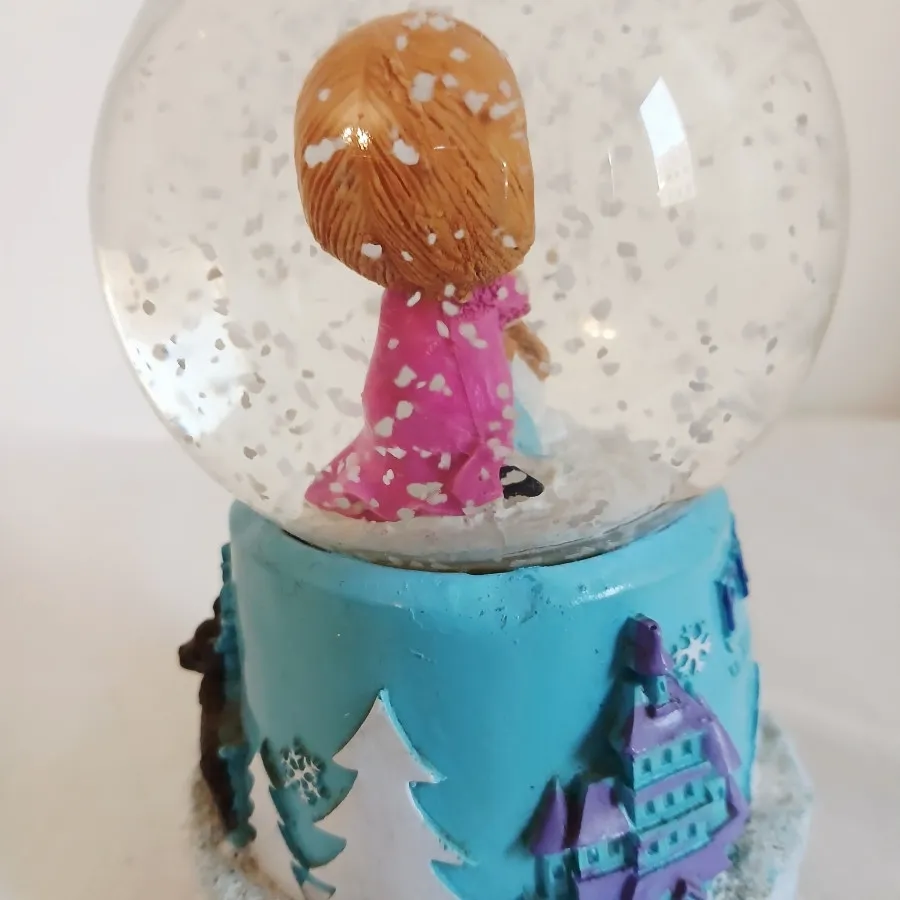 گوی برفی چرخان و موزیکال