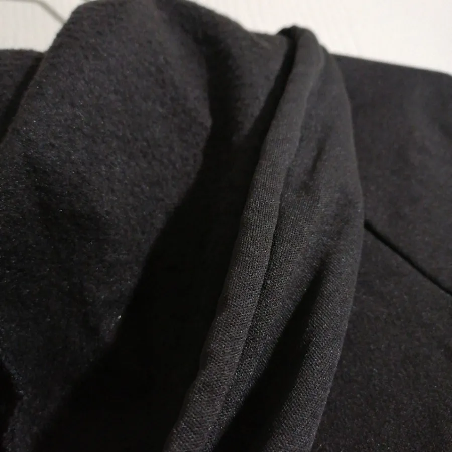 هودی مشکی توکرکی