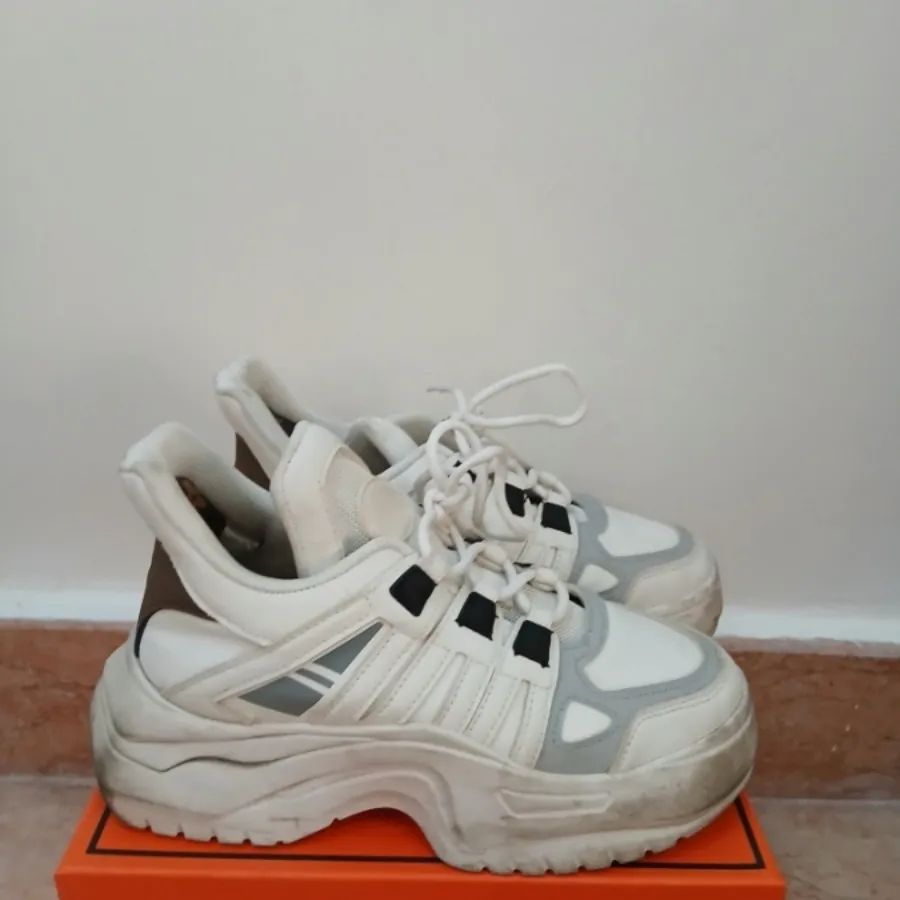 کتونی خارجی