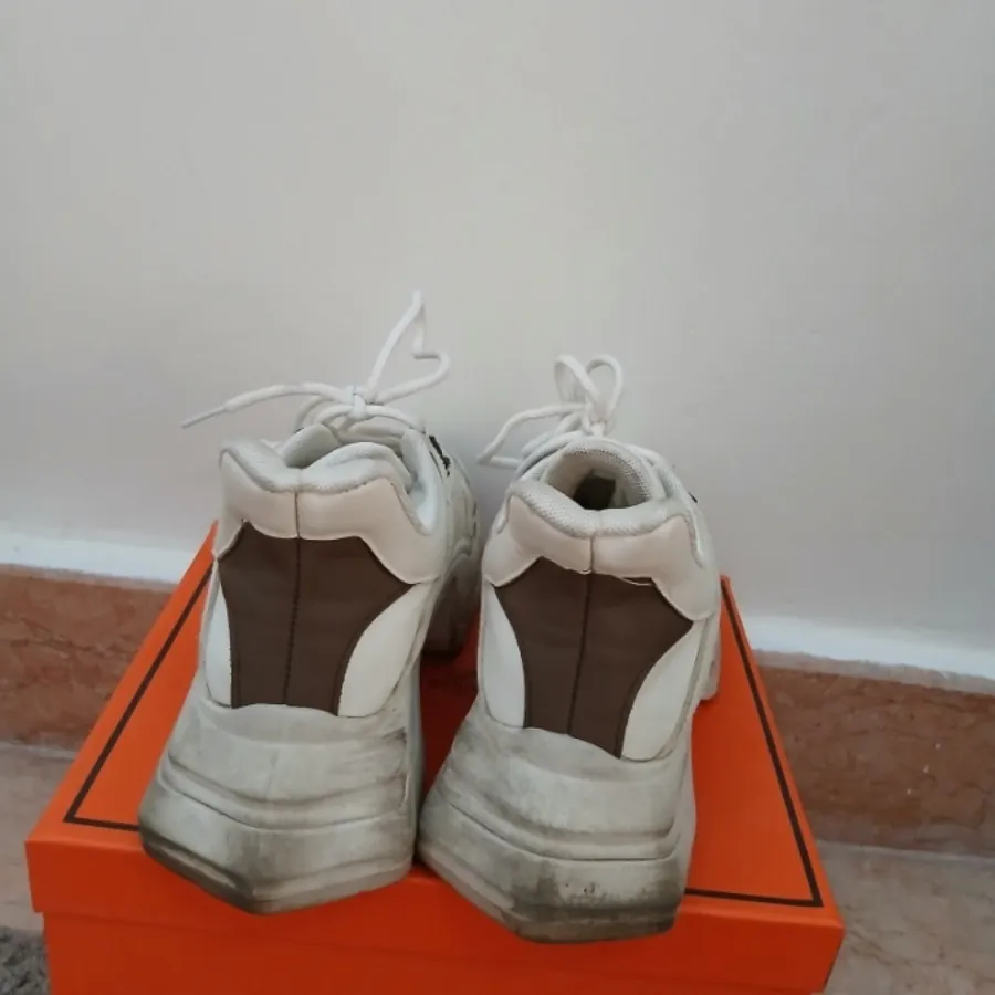 کتونی خارجی