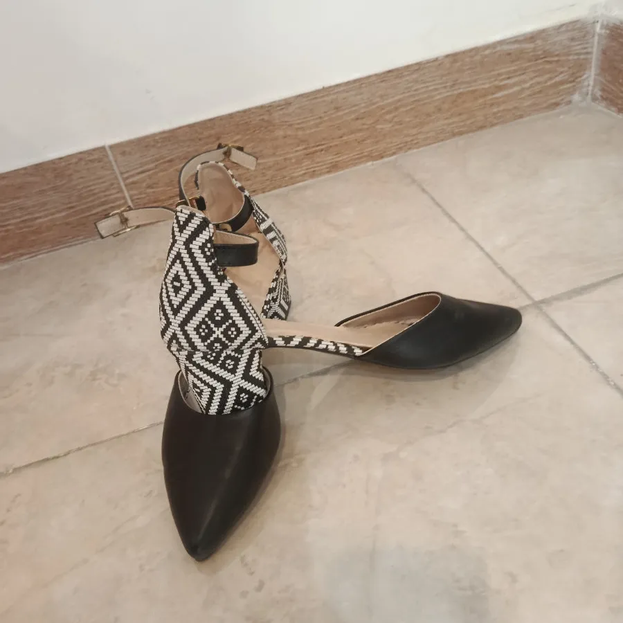 کفش پاشنه دار