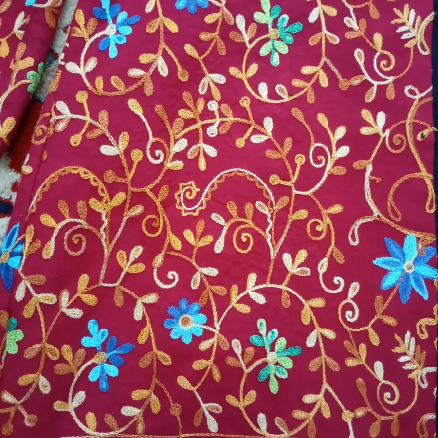 مانتو سوزندوزی قرمز