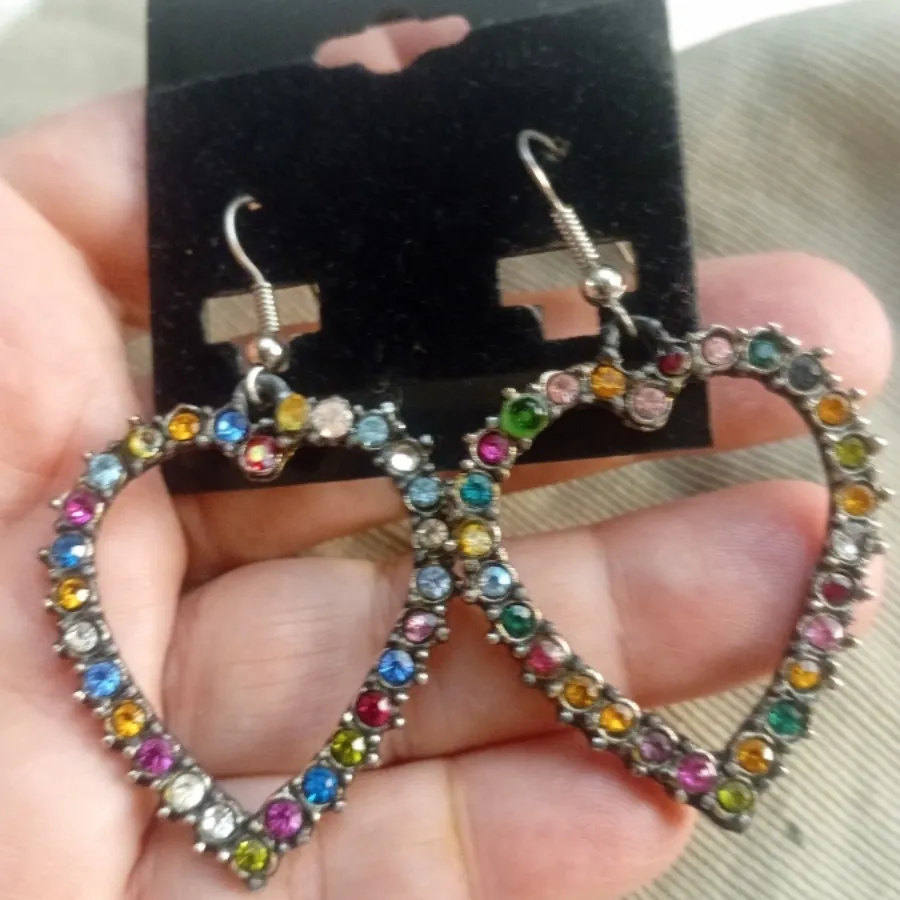 گوشواره فلزی نگین دار