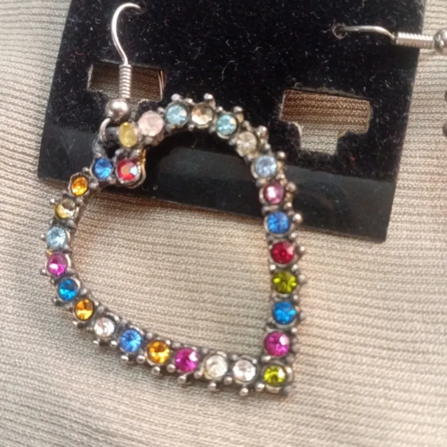 گوشواره فلزی نگین دار