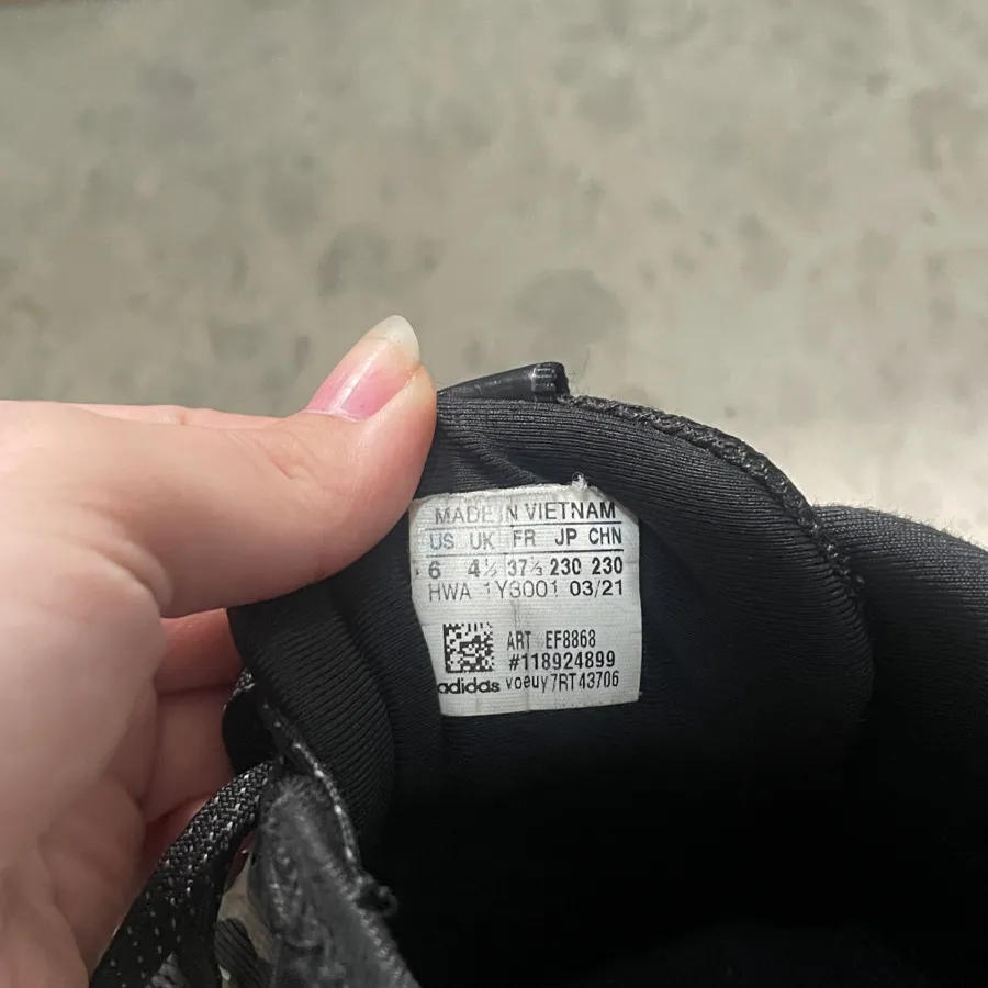 کتونی adidas اصل