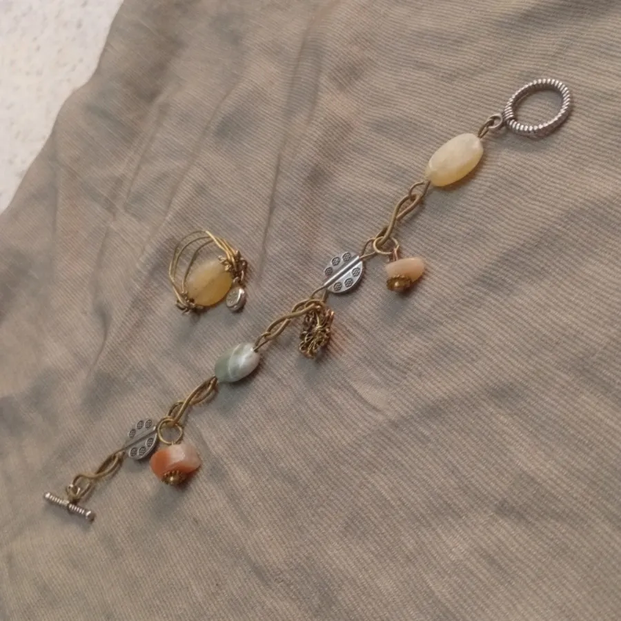 دستبند دستساز نگین دار