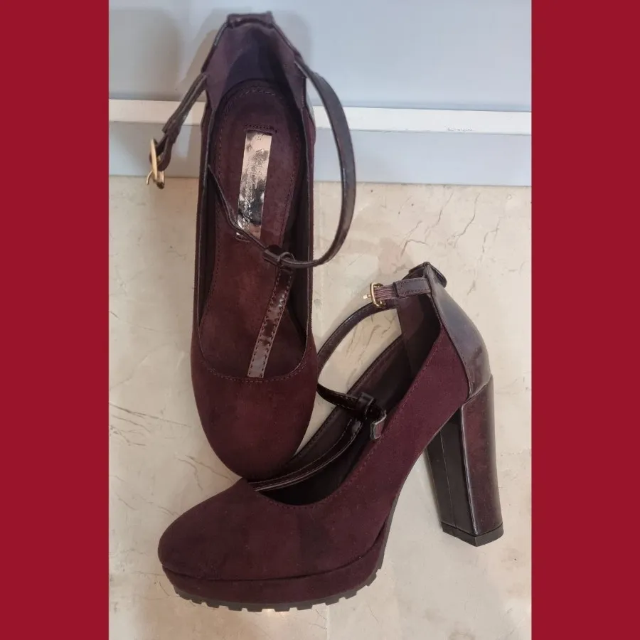 کفش پاشنه دار زرشکی