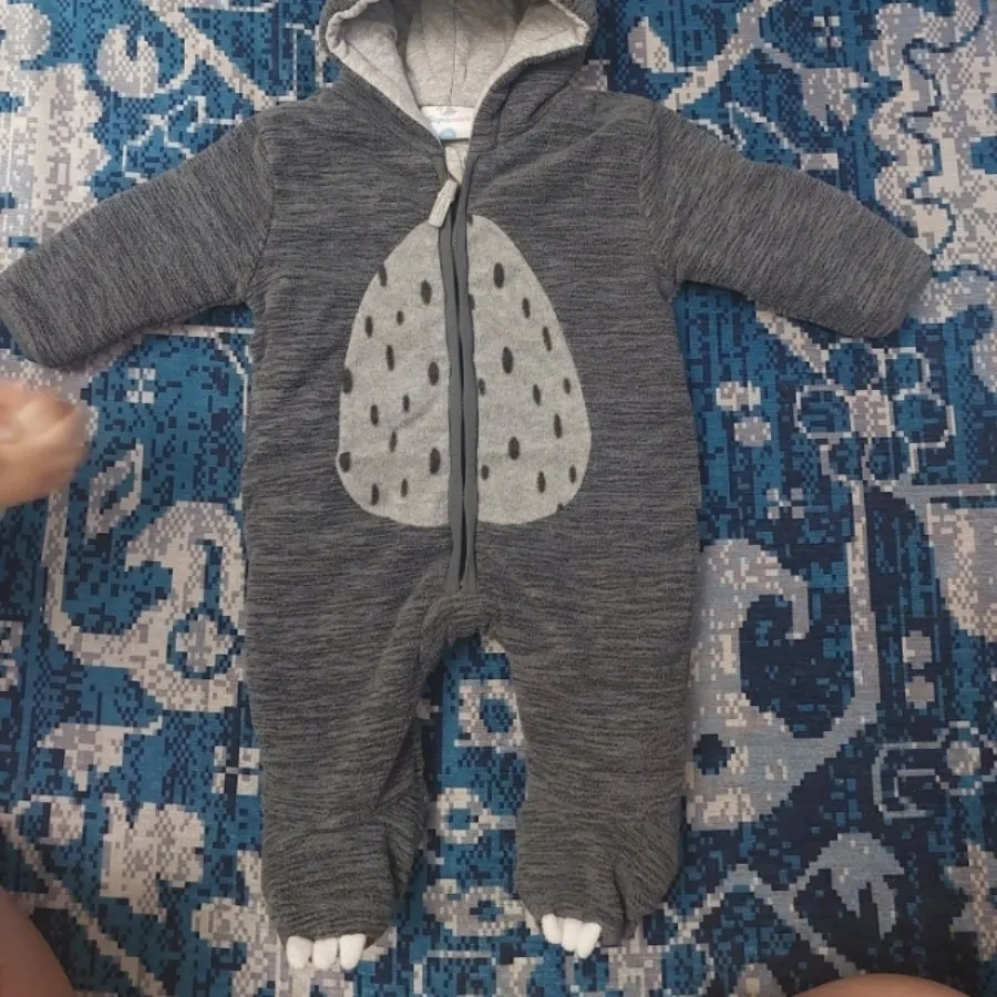 تعدادی لباس و ....