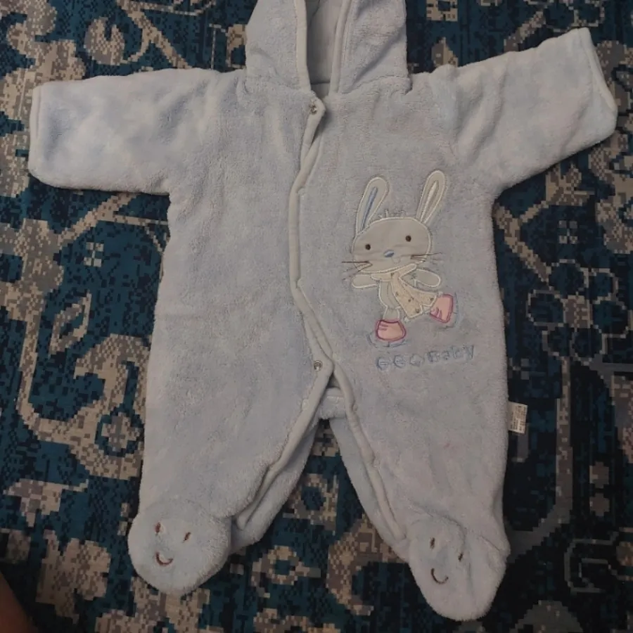 تعدادی لباس و ....