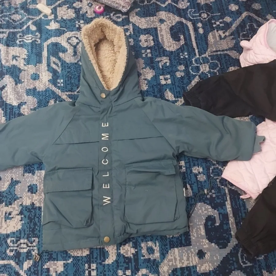 تعدادی لباس و ....