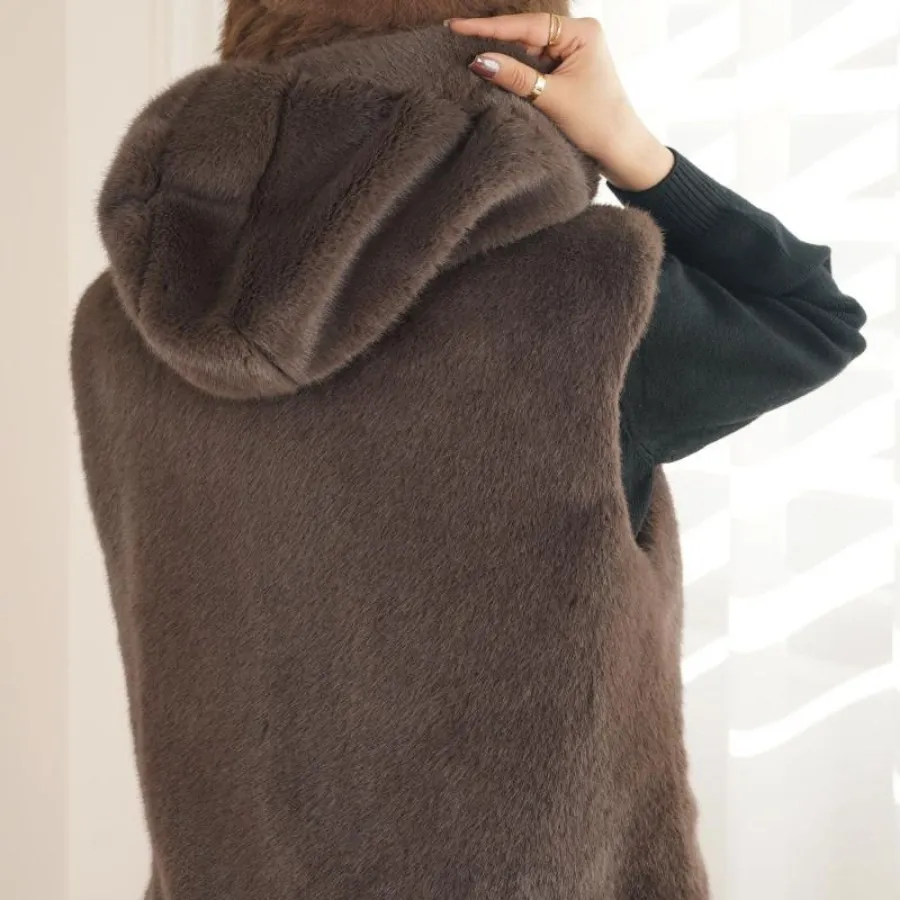 وست خز کلاه دار