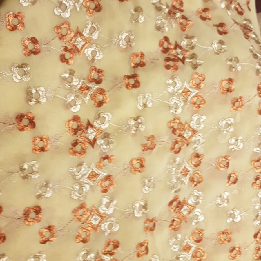 پارچه حریر گلدوزی شده