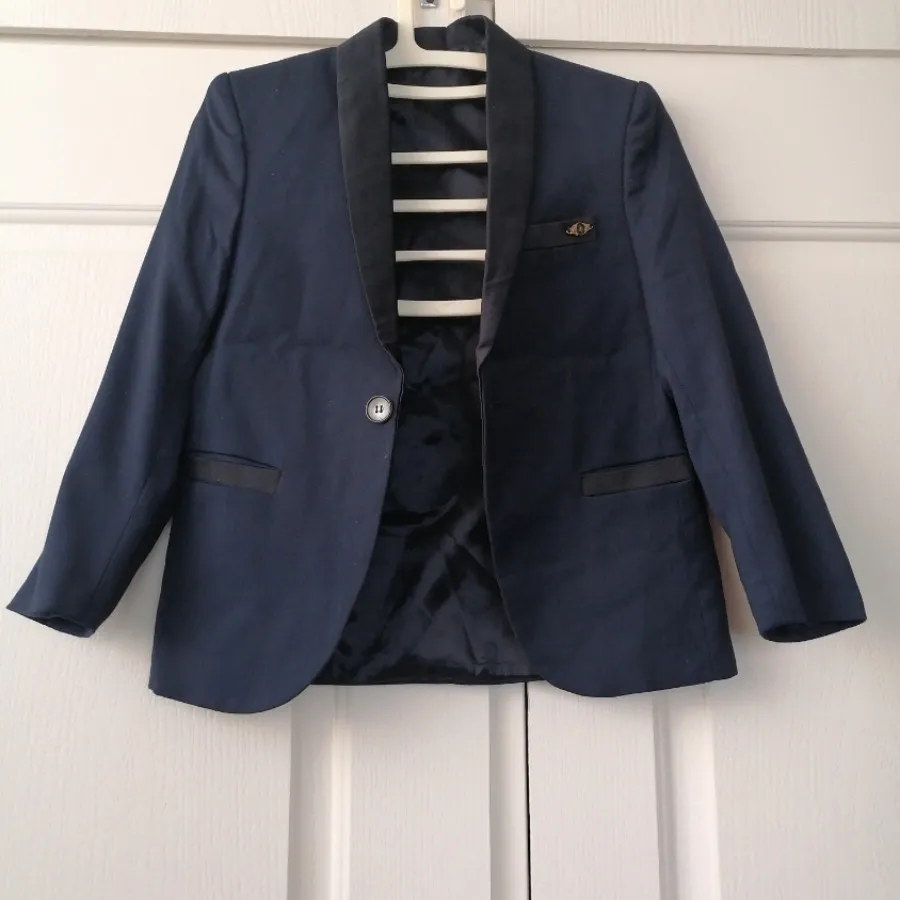 کت شلوار بچگانه