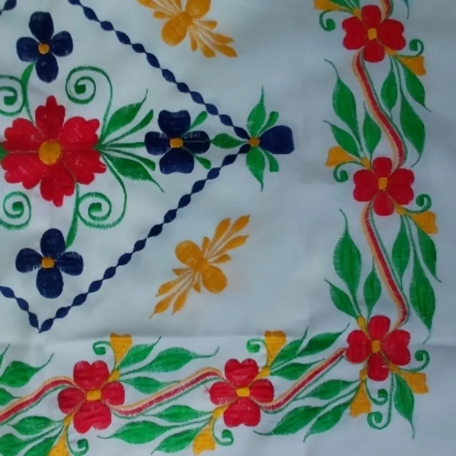 پارچه گلدوزی شده