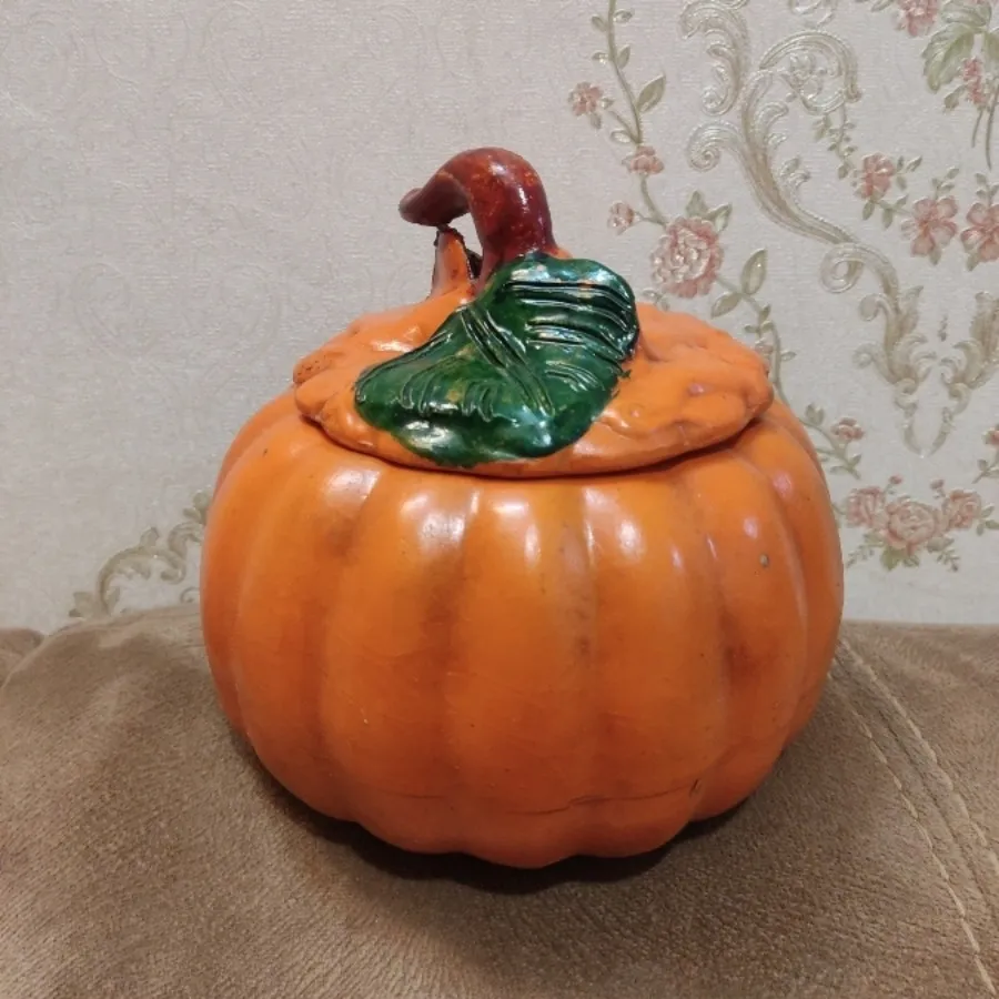 ظرف کدو در دار طرح هالوین