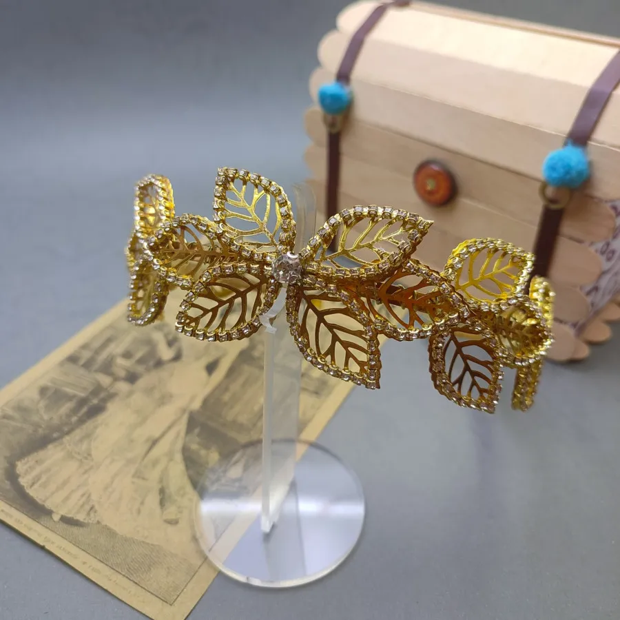 تاج پژواک نور