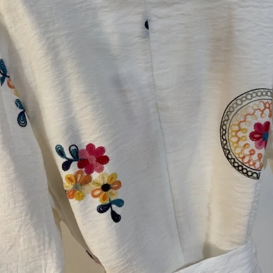 مانتو گلدوزی