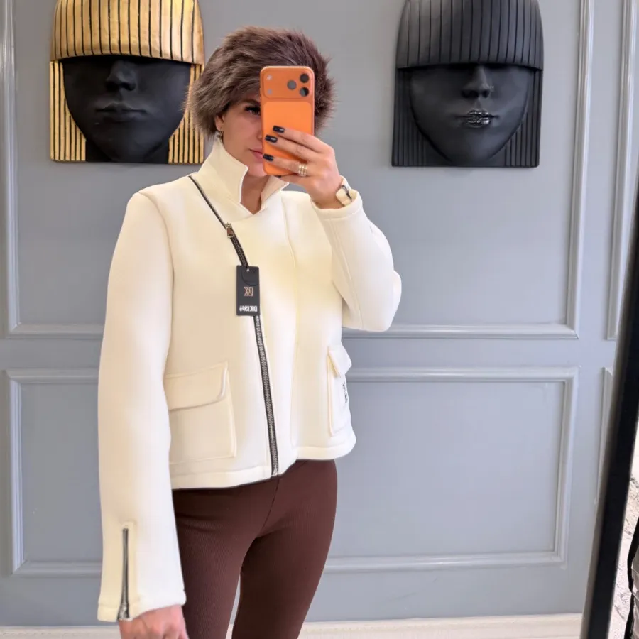 کت کوتاه سفید