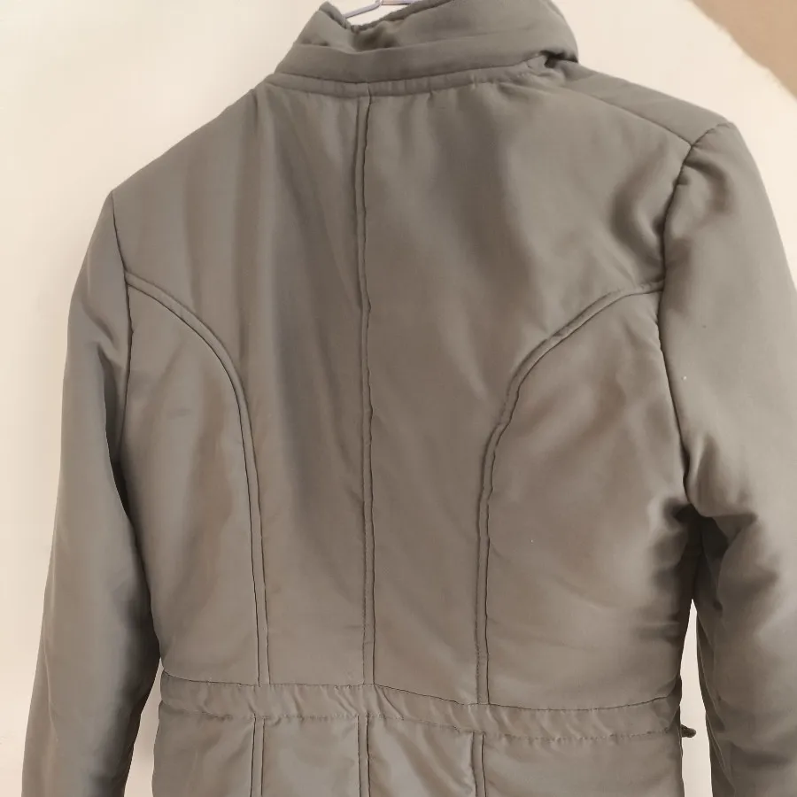 کاپشن سبز لجنی