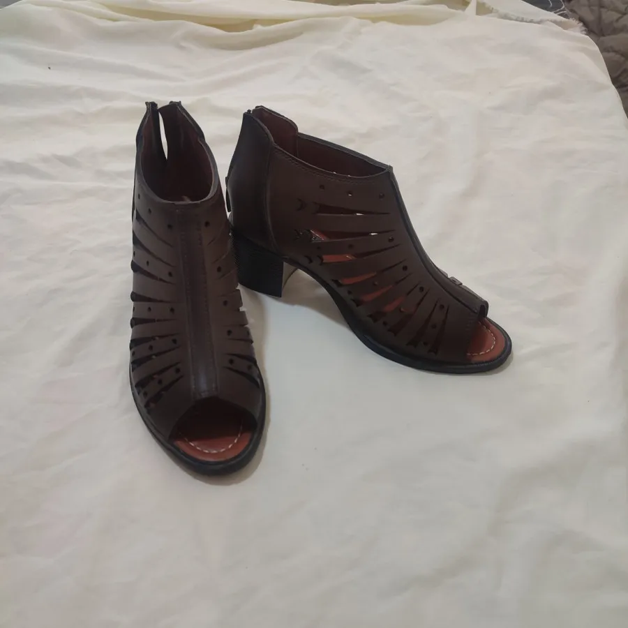 کفش جلوباز زنانه