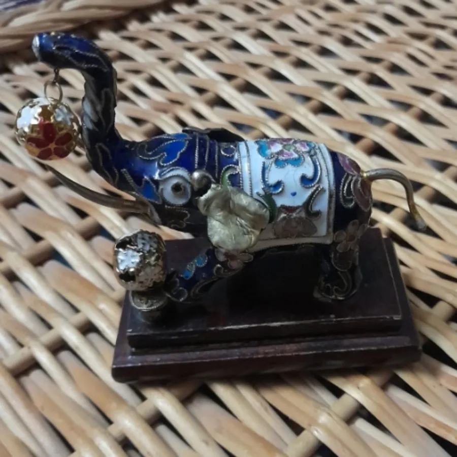 فیل میناکاری قدیمی