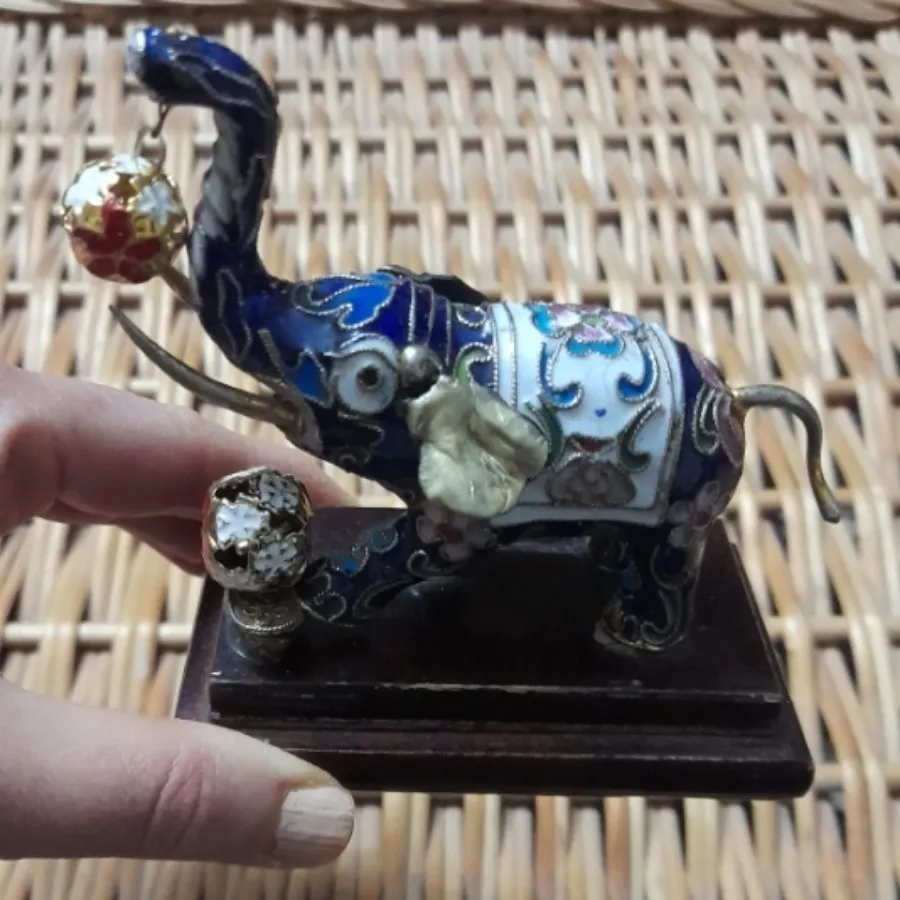 فیل میناکاری قدیمی