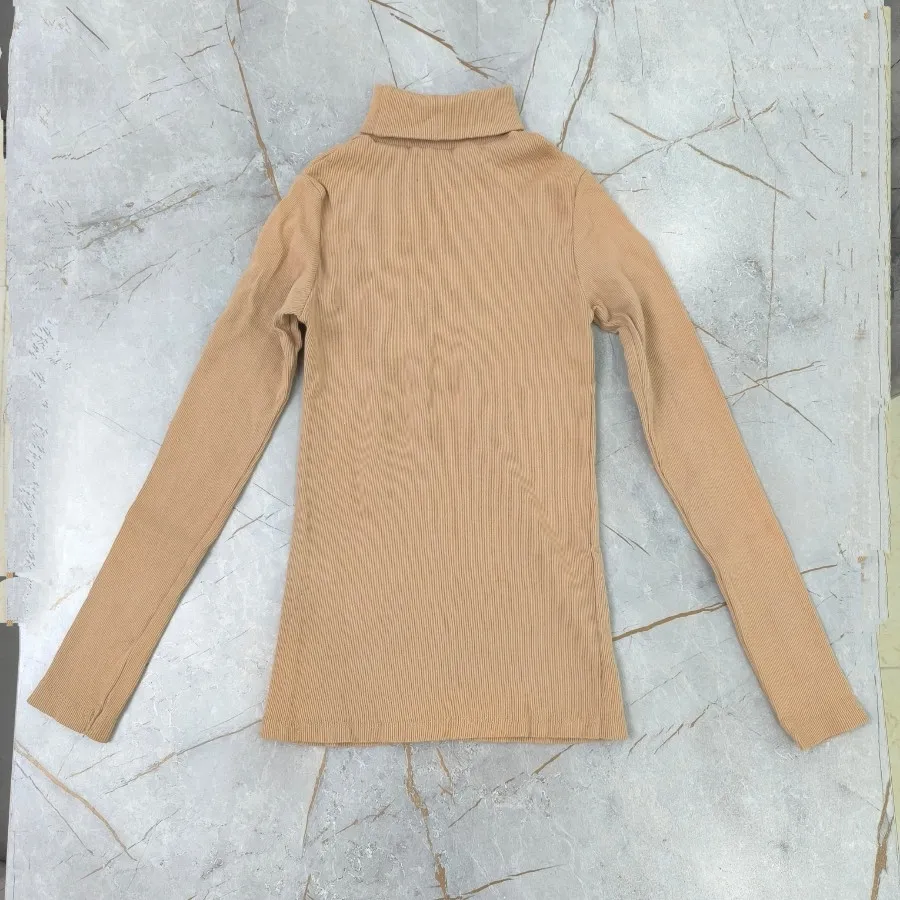 بافت کرم یقه اسکی