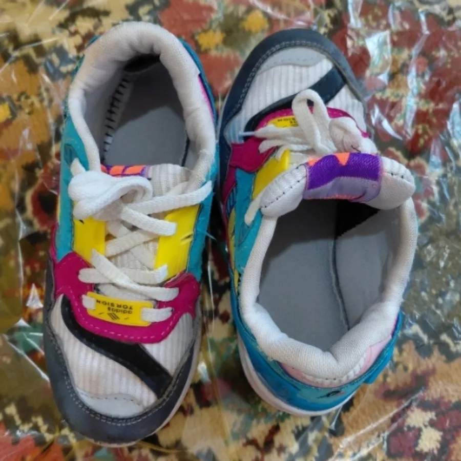 کتونی بچگانه