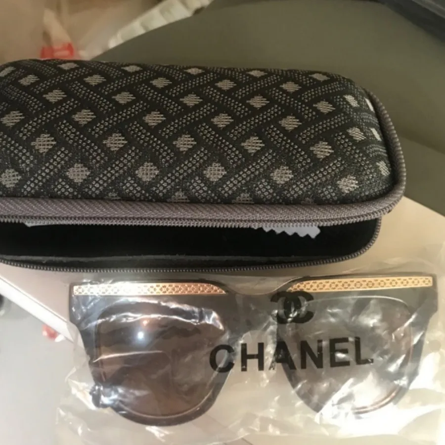 عینک با جا عینکی