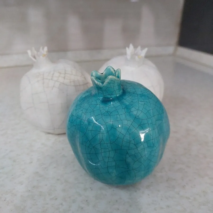 مجسمه انار سفالی