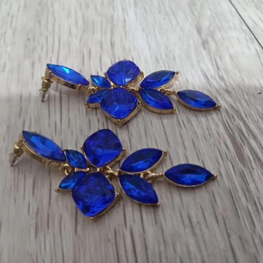 گوشواره بزرگ