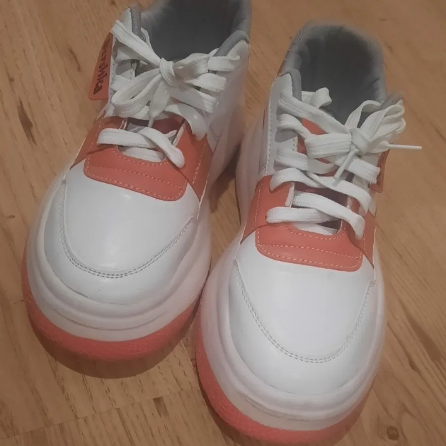 کفش کتونی زنانه