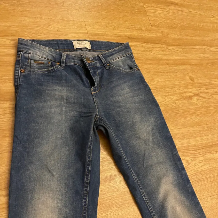 شلوار جین استرادیواریوس