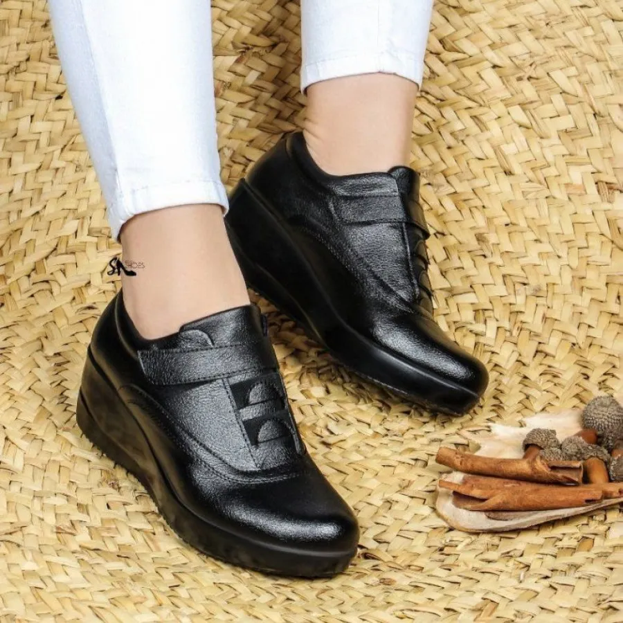 کفش طبی چسبی