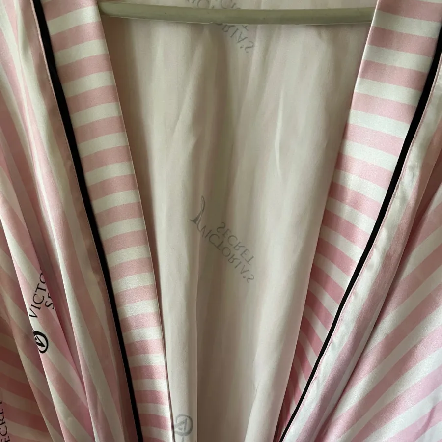 رویی  ویکتوریا سکرت