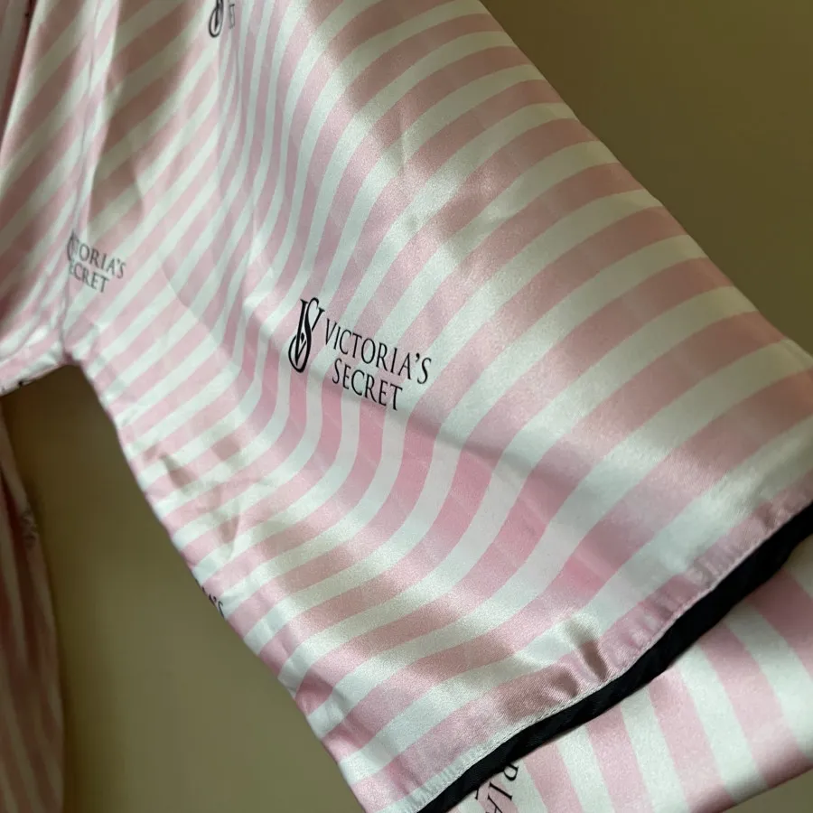 رویی  ویکتوریا سکرت