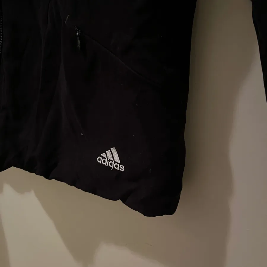 کاپشن آدیداس adidas